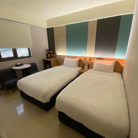 Fu Kuang Hotel Pingtung Exteriör bild