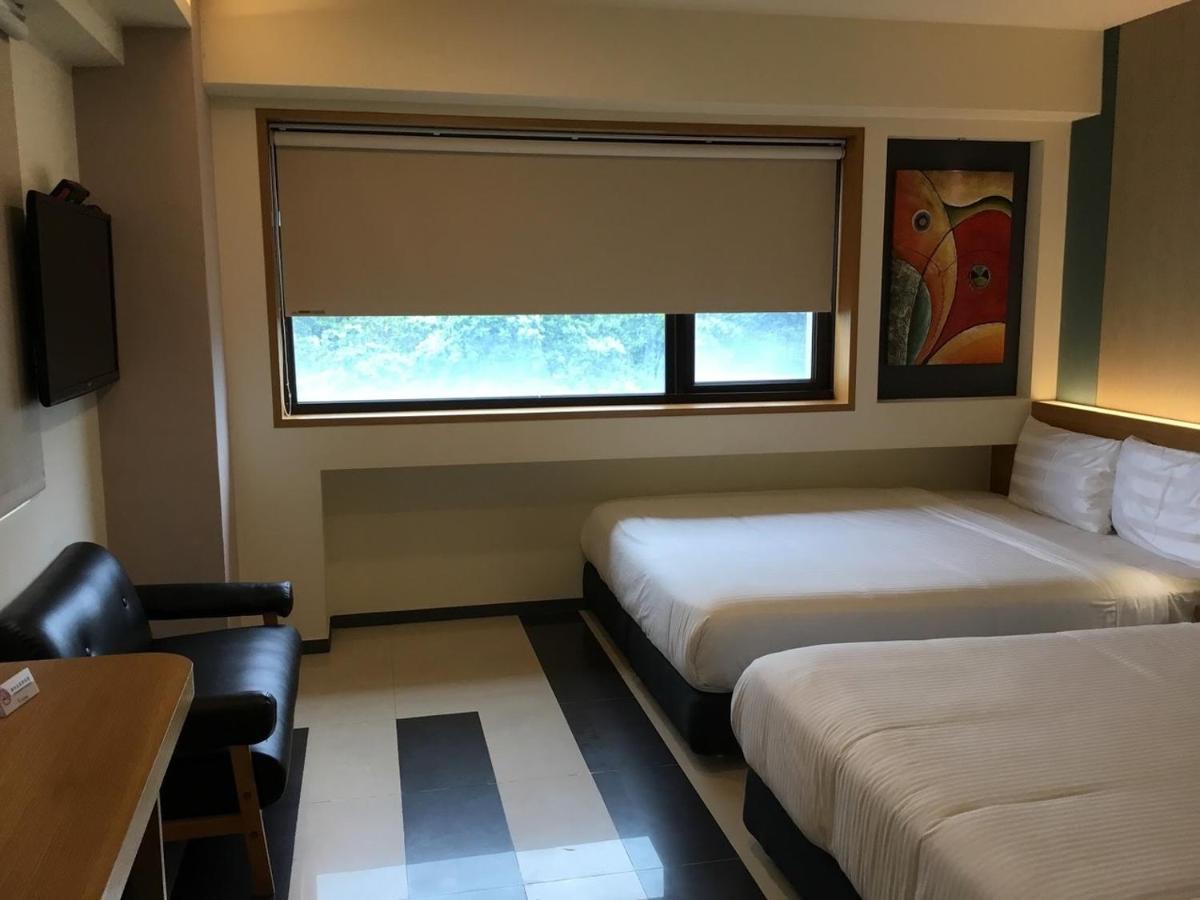 Fu Kuang Hotel Pingtung Exteriör bild