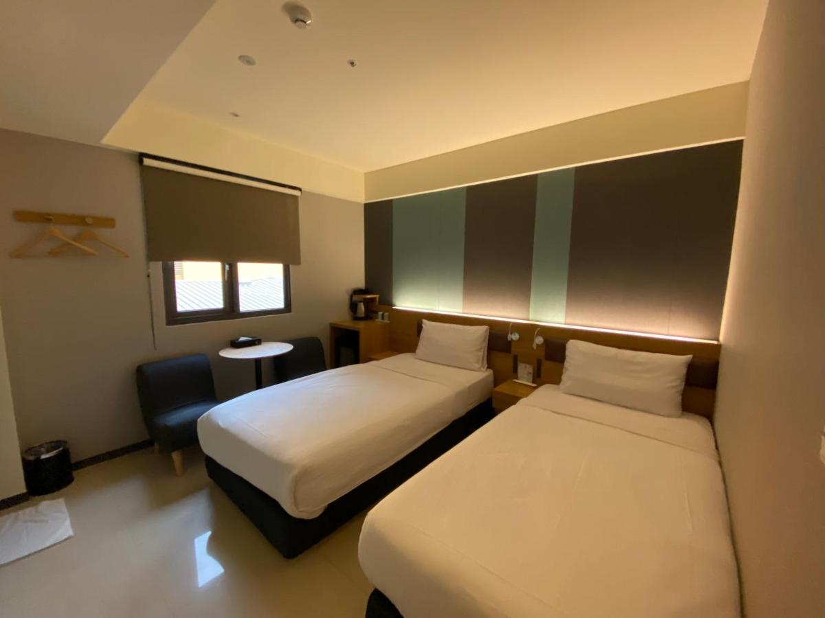 Fu Kuang Hotel Pingtung Exteriör bild