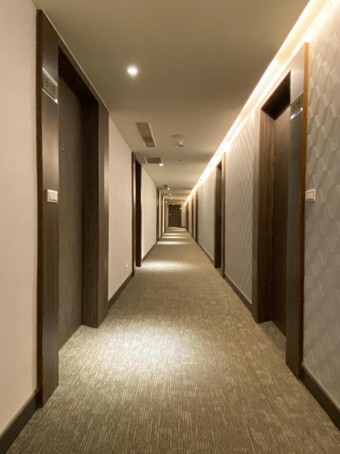 Fu Kuang Hotel Pingtung Exteriör bild