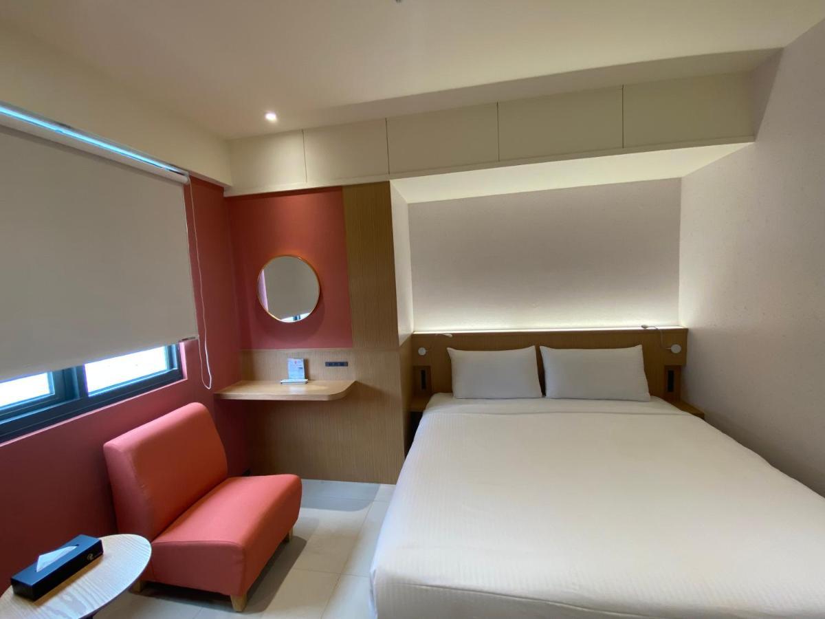 Fu Kuang Hotel Pingtung Exteriör bild