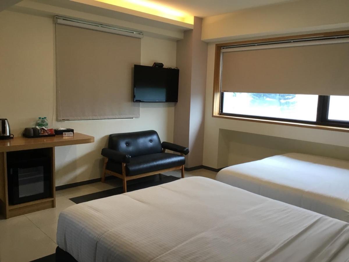 Fu Kuang Hotel Pingtung Exteriör bild